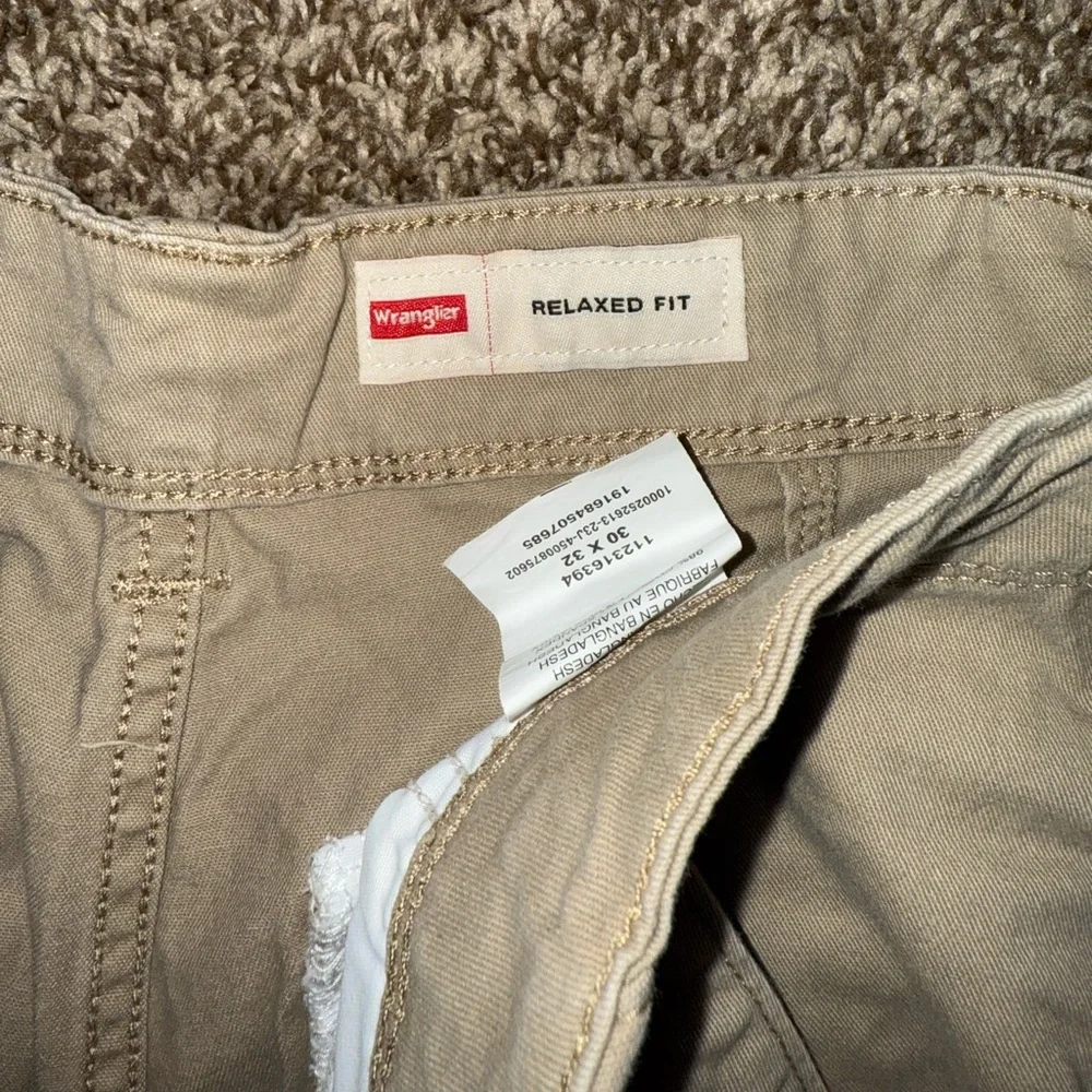 Wrangler Beige Cargo Pants - Picture 3 of 3